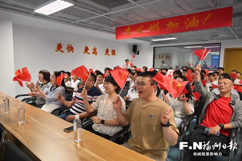举重冠军世界年龄排名_08年举重世界冠军_举重世界冠军