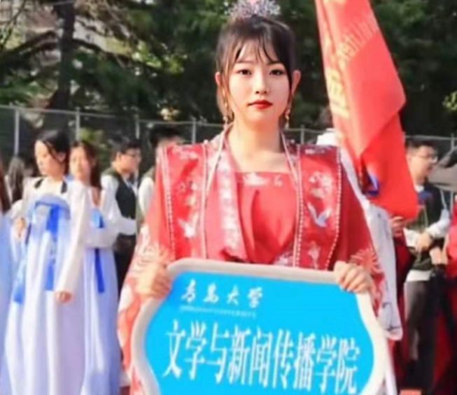高中运动会举牌女生穿什么_运动会举牌服高中_高中生运动会举牌穿什么衣服