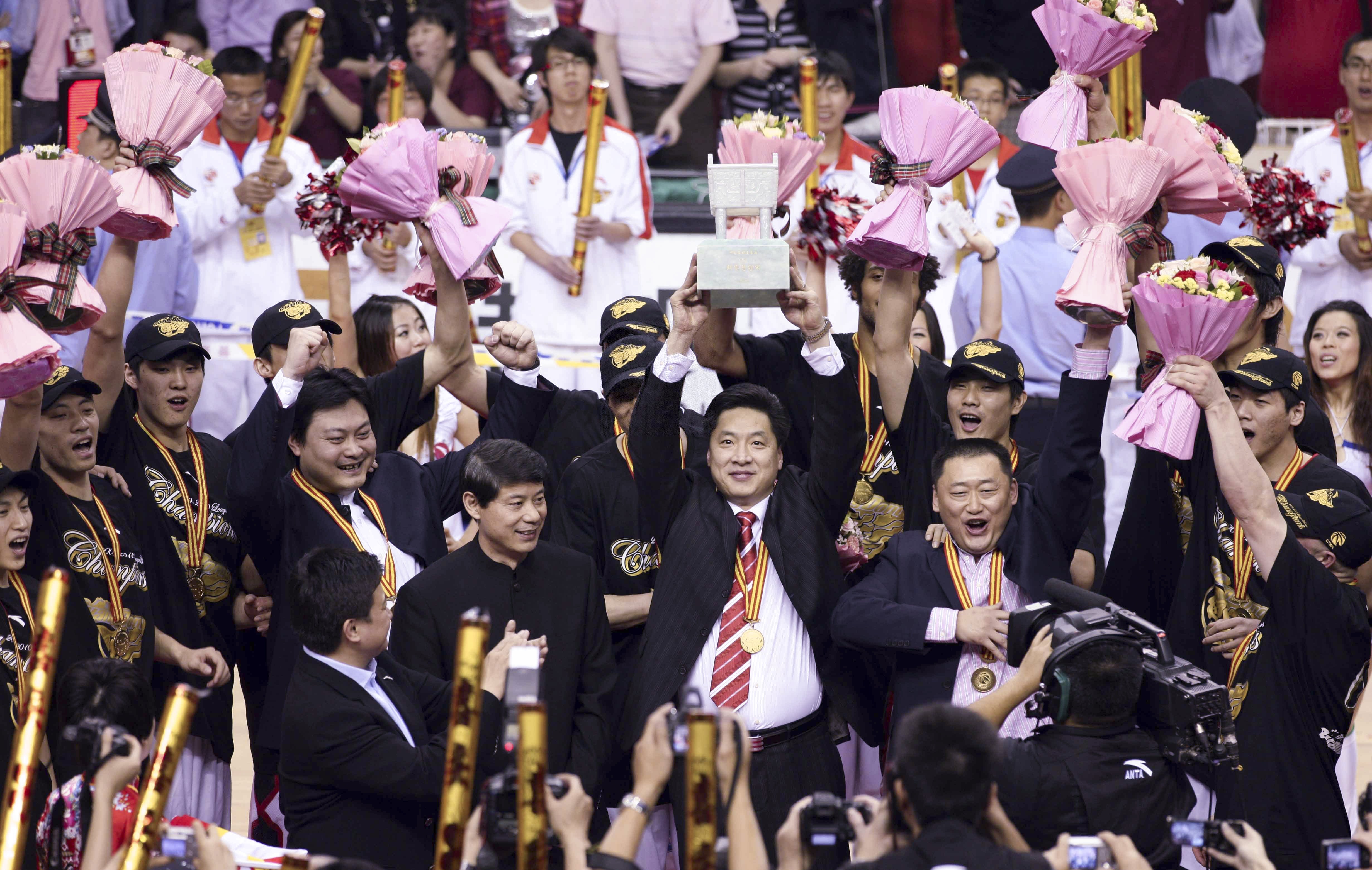篮球名单广东冠军历史宏远球员_广东篮球历史多少冠军_广东宏远篮球冠军历史名单