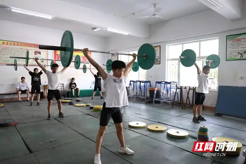 辽阳市女子举重冠军有哪些_辽宁举重运动员女子_奥运辽宁女举重冠军有谁