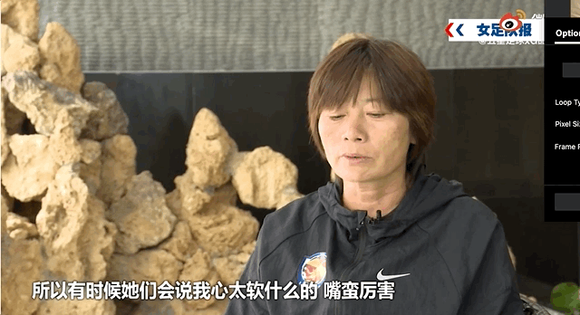 足球冠军人_中老年足球冠军是谁_中老年足球球星合影