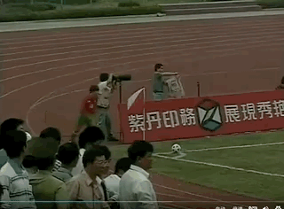 中老年足球球星合影_足球冠军人_中老年足球冠军是谁