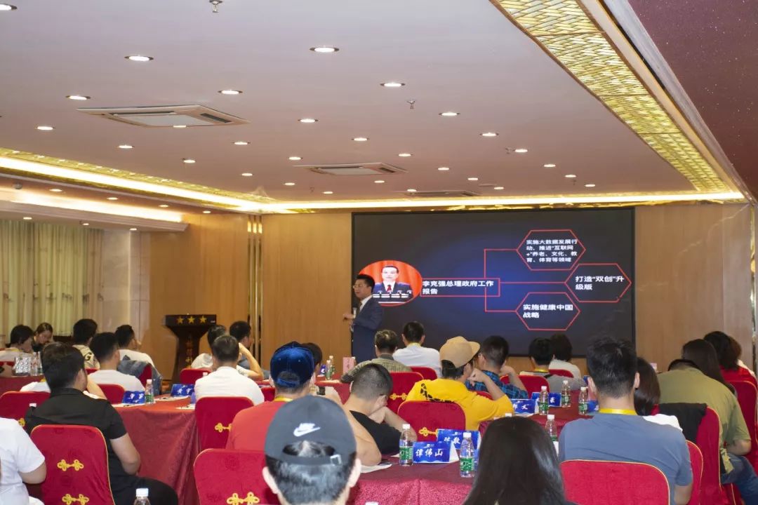 玉林健身_玉林健身房运动_运动健身a5分钟塑身伸展运动
