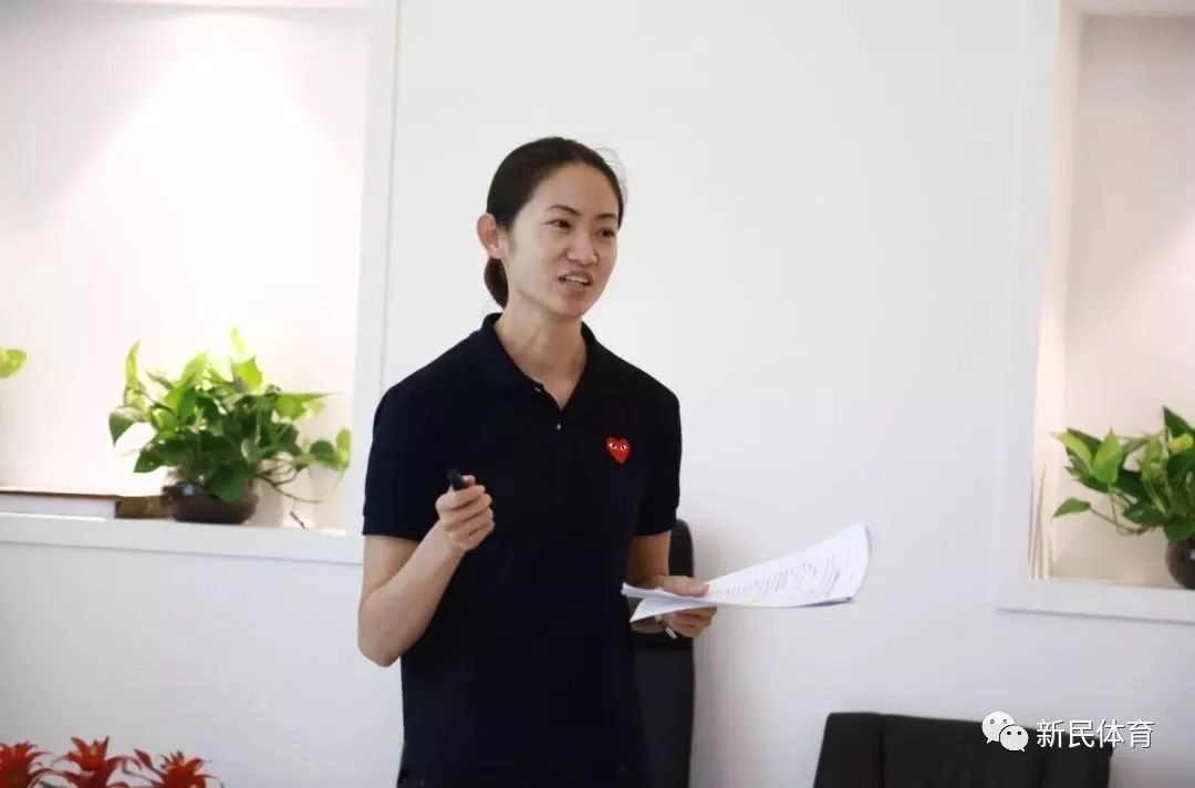 篮球技战术视频教程50集_篮球战术视频教学视频教程_篮球三对三战术规则视频