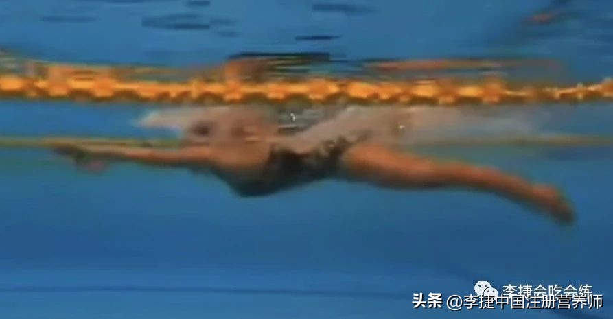 视频游泳抱腿教程换气技巧大全_游泳抱腿站立_游泳换气技巧抱腿视频教程