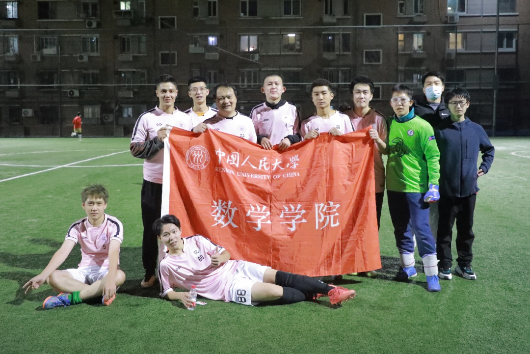 足球历史学看什么书好_足球历史学看哪本书_看足球学历史