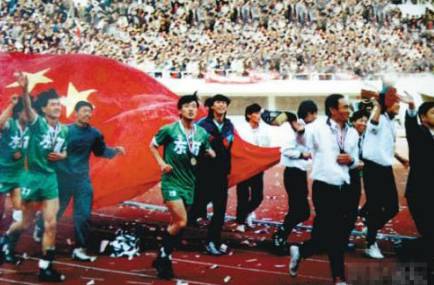 亚洲足球史上前五名球员_亚洲足球历史最强阵容_历史上的亚洲足球