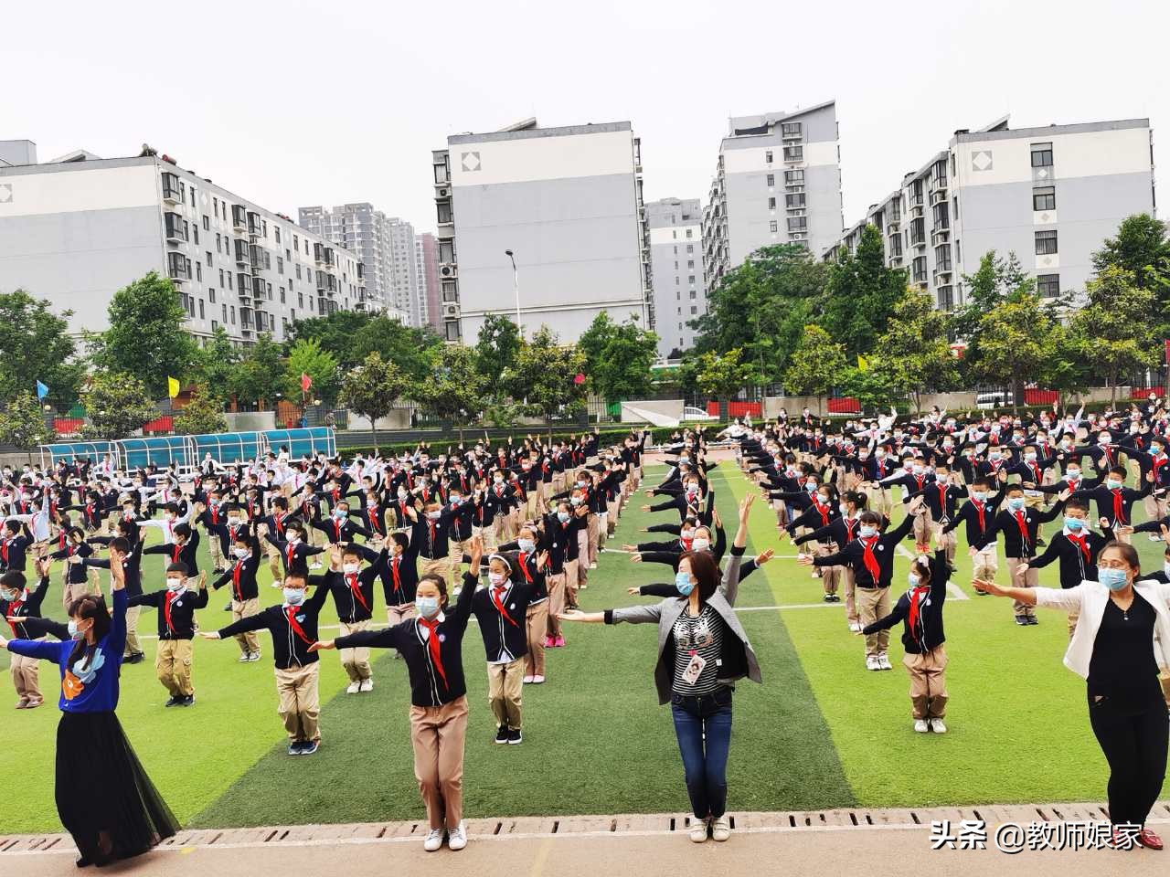 体操运动视频锻炼小学生_小学生七步体操_小学生体操视频教程