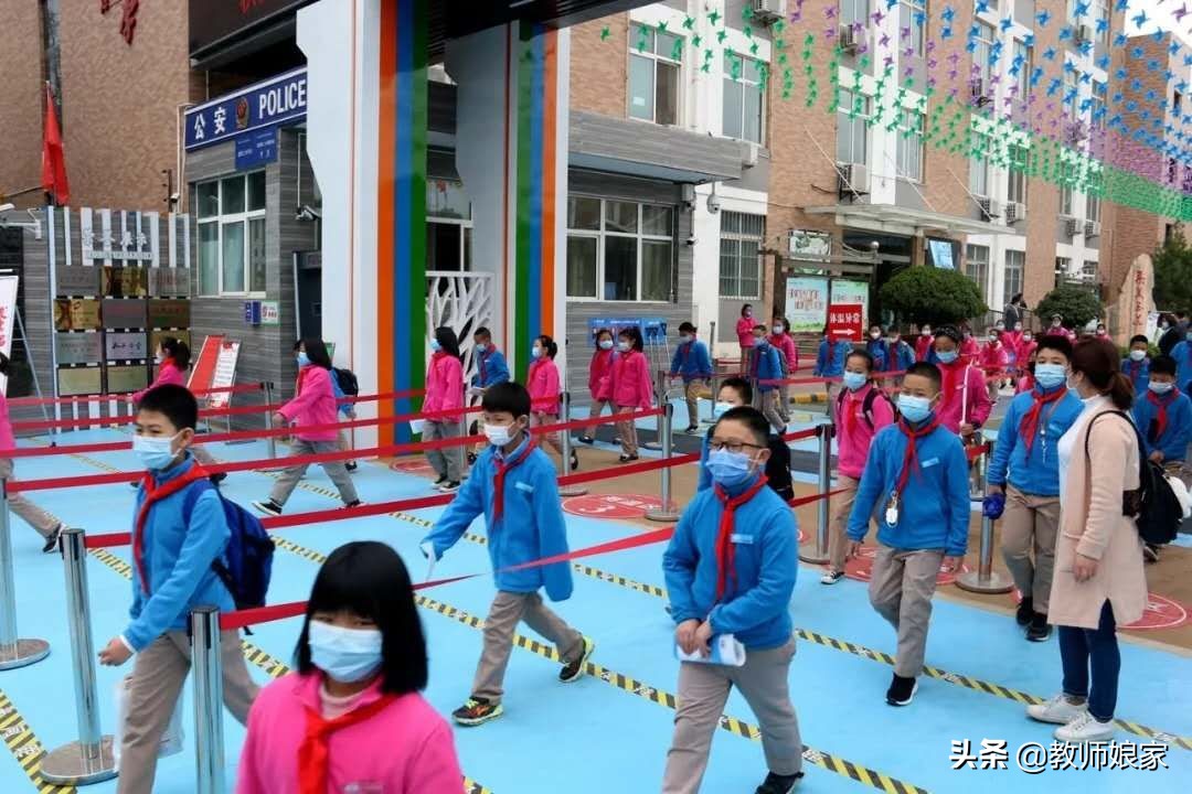 体操运动视频锻炼小学生_小学生七步体操_小学生体操视频教程