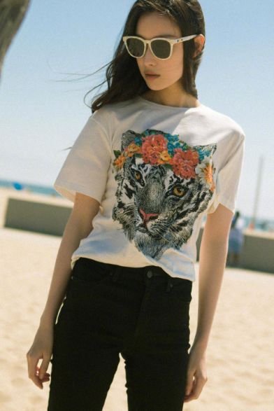 倪妮游泳拍照穿搭技巧图片_游泳美照怎么拍_穿游泳装怎么拍照