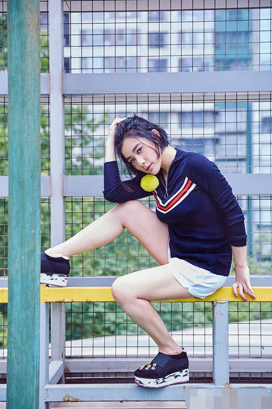 游泳美照怎么拍_倪妮游泳拍照穿搭技巧图片_穿游泳装怎么拍照