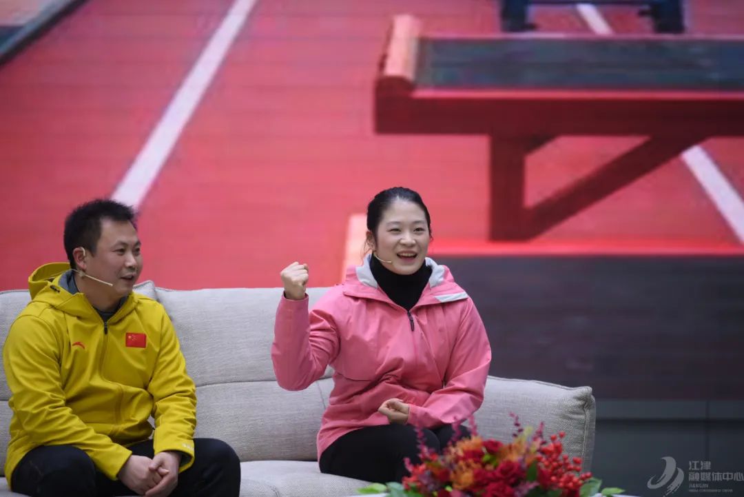 江津籍运动员罗小敏夺举重世界冠军后做客融媒体中心畅谈家乡变化